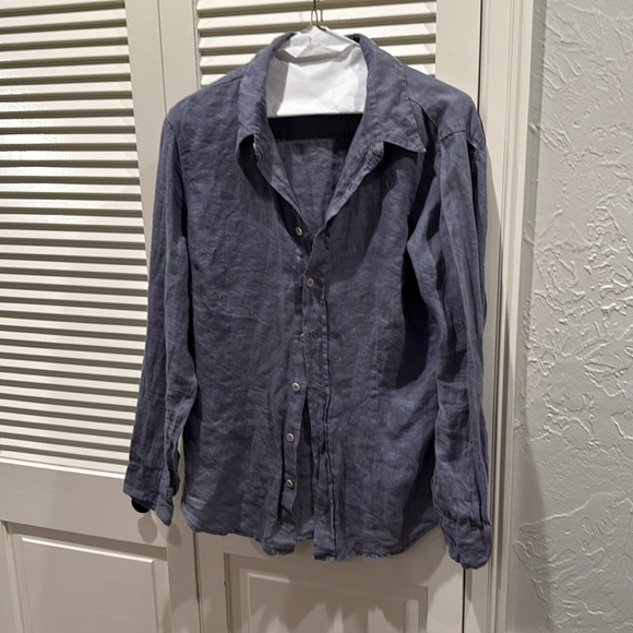 CP Shades Tops - High quality tailored linen blouse with darts